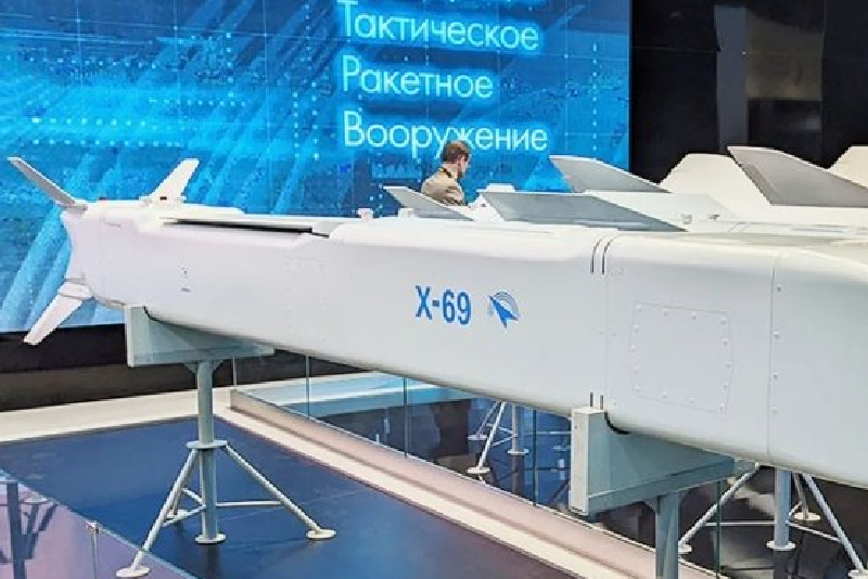 Росія презентує конкурента американської AGM-158 JASSM: ракету Х-69 для винищувачів Су-57