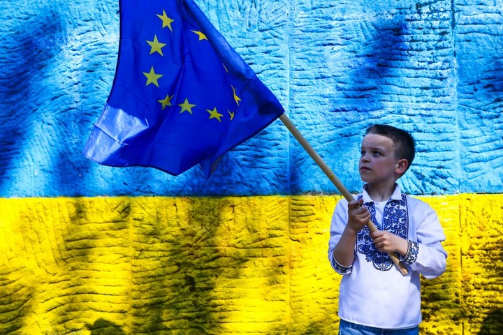 Більшість у США та Західній Європі підтримують припинення конфлікту в Україні 