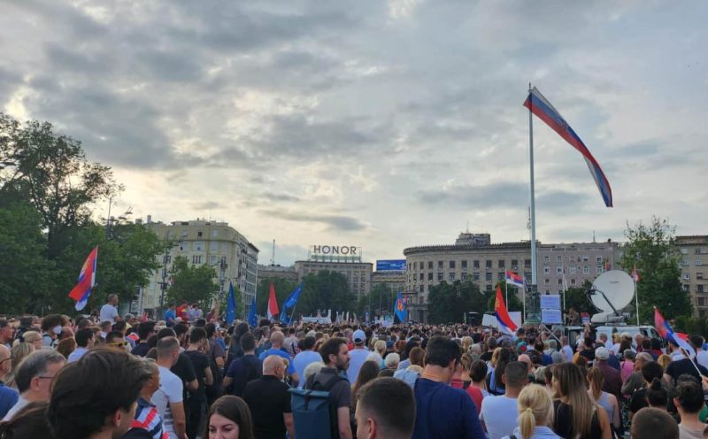 Масові протести в Белграді проти будівництва літієвого рудника