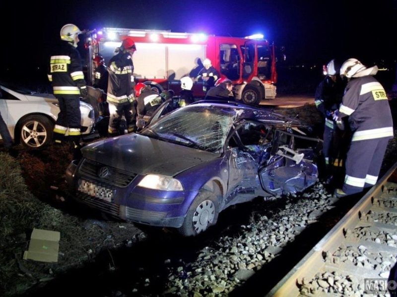 Польща в жалобі: троє дітей серед жертв жахливої аварії на залізничному переїзді