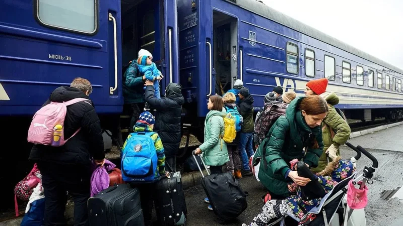 На Дніпропетровщині оголосили примусову евакуацію родин із дітьми