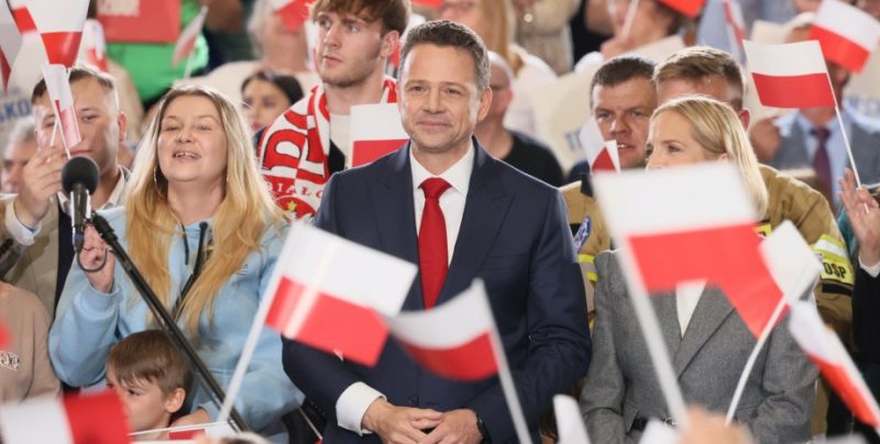 Президентські вибори в Польщі: у другому турі зійдуться Тшасковський і Навроцький