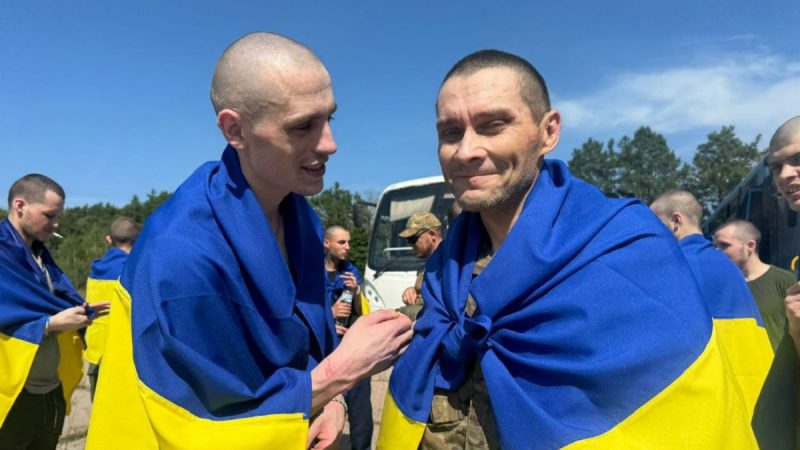 Україна повернула ще 300 військових з російського полону