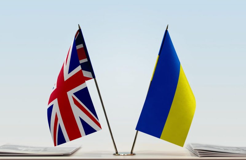 Україна та Британія підписали мільярдну угоду на озброєння