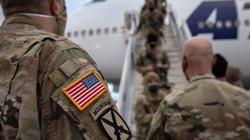 США частково евакуюють дипломатів і військових з Близького Сходу