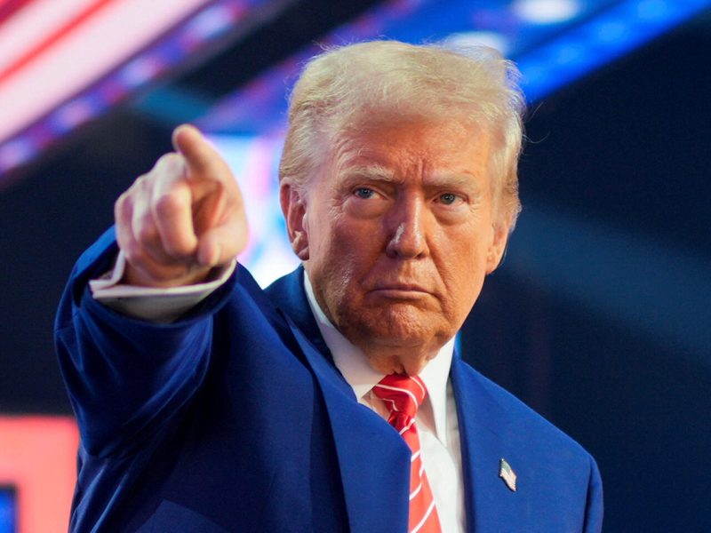 Трамп пригрозив політикам за заклики продовжувати війну в Україні