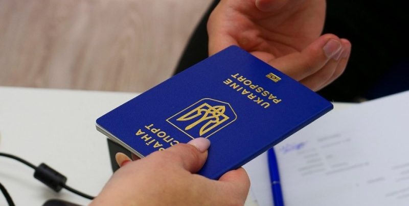 Польський депутат закликає повернути візи для України після диверсії