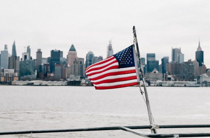Кількість замахів і вбивств політиків у США зростає