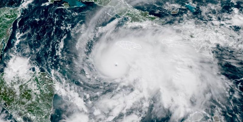 Потужний ураган «Мелісса» наближається до Ямайки та Куби Потужний ураган «Мелісса» наближається до Ямайки та Куби