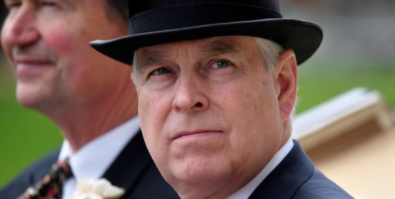 Принц Ендрю мав колекцію з 72 плюшевих іграшок і суворо контролював їх порядок