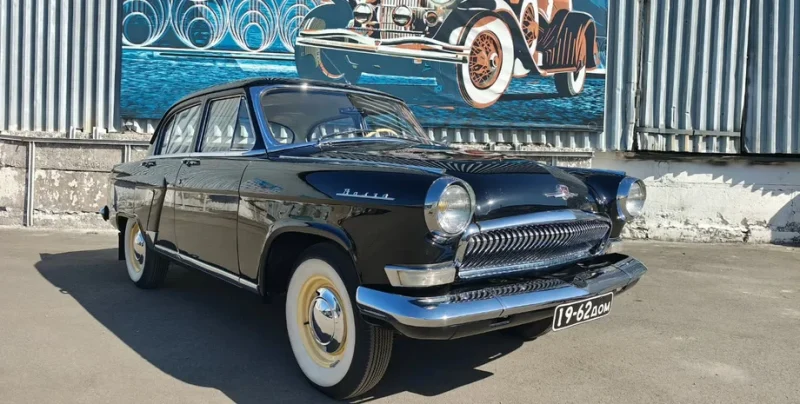 У Києві представили рідкісну “Волгу” 1962 року для КДБ