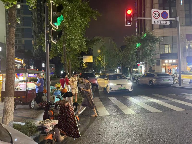 У Макао поліція втрутилася через несподівану зустріч з людиноподібним роботом