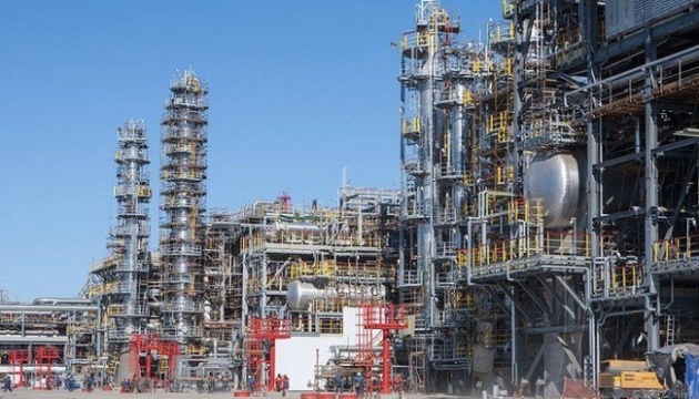 Російський НПЗ призупинив роботу після удару безпілотників ЗСУ